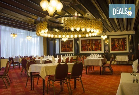 Екскурзия за 8-ми март до Скопие! 1 нощувка със закуска в Hotel Continental 4*, транспорт и екскурзоводско обслужване - Снимка 9