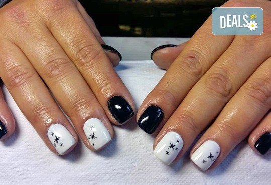 Маникюр за Св. Валентин с гел лак BlueSky, с 2 или 4 декорации, вграждане на камъчета и надпис от Салон Мечта! - Снимка 7