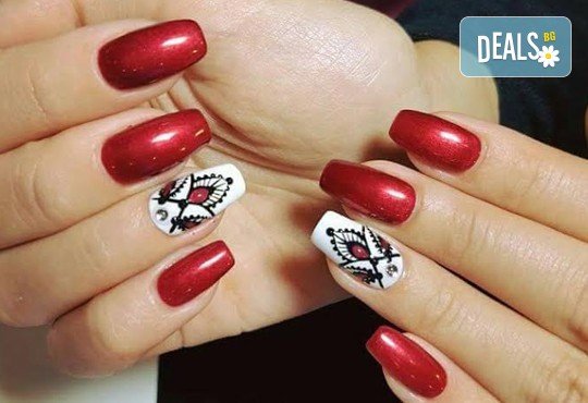 Маникюр за Св. Валентин с гел лак BlueSky, с 2 или 4 декорации, вграждане на камъчета и надпис от Салон Мечта! - Снимка 3