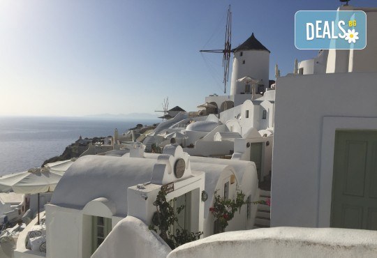 Романтична почивка през лятото на остров Санторини! 4 нощувки със закуски в хотел 3*, транспорт и водач от Данна Холидейз - Снимка 8