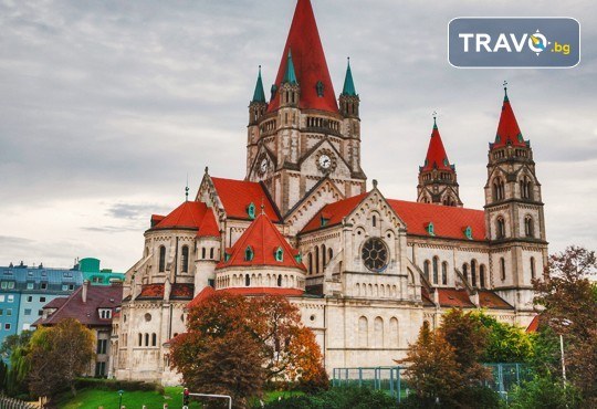Екскурзия през май или юли до Прага и Будапеща с Комфорт Травел! 5 нощувки и закуски, транспорт и обиколки на Виена и Братислава - Снимка 8