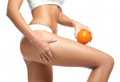 Сбогувайте се с целулита! RF+LPG и кавитация по избор на 1 зона в салон за красота Женско царство, Студентски град или Център