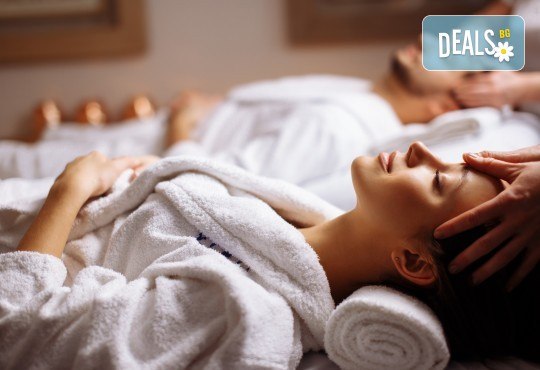 Подарете с любов! 120-магично кокосово изкушение за влюбени двойки с пилинг, масаж и Hot Stone терапия в център Green Health - Снимка 1