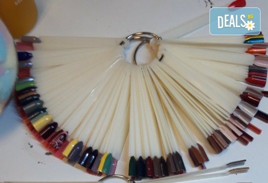 Маникюр с гел лак от богатите палитри на Gelish, Cucio, OPI, Nailover и Luxio, 2 рисувани декорации и по желание сваляне на стар гел лак в Artistic Studio - Снимка 12