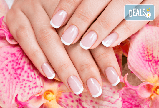 Маникюр с гел лак от богатите палитри на Gelish, Cucio, OPI, Nailover и Luxio, 2 рисувани декорации и по желание сваляне на стар гел лак в Artistic Studio - Снимка 2