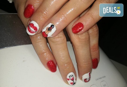 Сърцат маникюр! Рисуван маникюр с гел лак BlueSky, Shellac и CND с нежни сърца и надписи в Салон за красота Miss Beauty! - Снимка 7