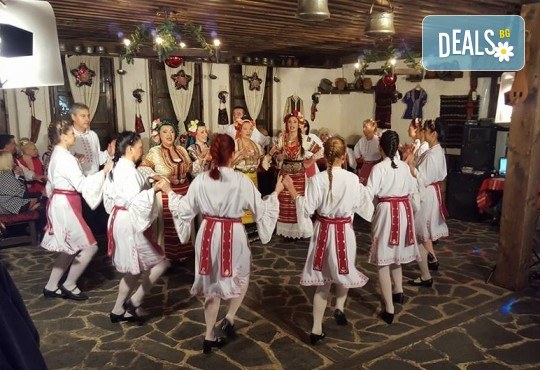 Танцувайте български хора и ръченици! 8 урока във Фолклорен клуб BODY FOLK в жк. Свобода - Снимка 9