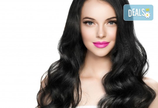 Подстригване, терапия с маска според типа коса, нанасяне на арганов спрей, арганово олио и оформяне на прическа със сешоар в салон Diva - Снимка 1