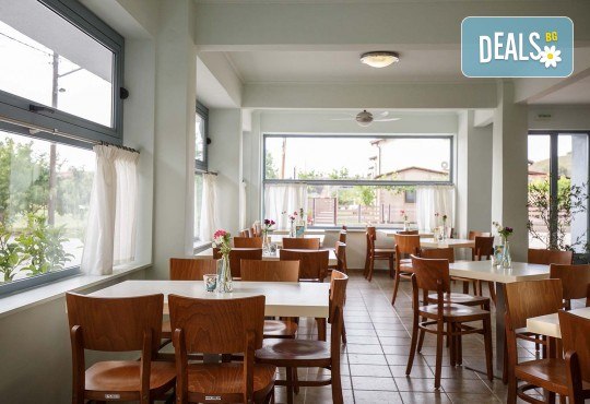 Ранни записвания за почивка през юни или септември в Hotel Marialena 3* в Неа Флогита, Халкидики! 7 нощувки със закуски и вечери, възможност за транспорт - Снимка 9