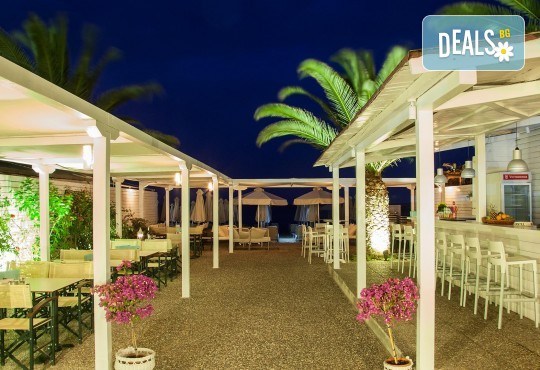 Ранни записвания за почивка през юни или септември в Hotel Marialena 3* в Неа Флогита, Халкидики! 7 нощувки със закуски и вечери, възможност за транспорт - Снимка 11