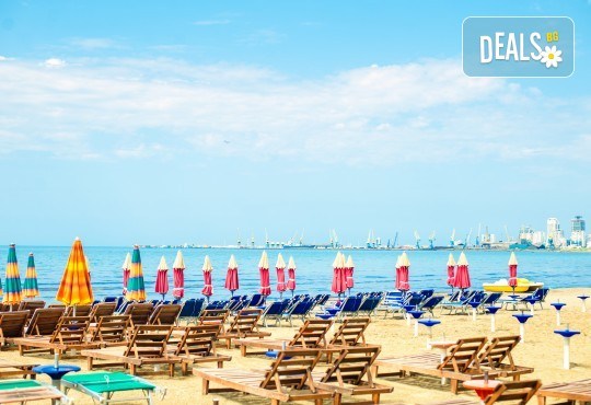 Септемврийски празници в Дуръс! 7 нощувки със 7 закуски и 6 вечери, транспорт, програма в Охрид и Елбасан - Снимка 1