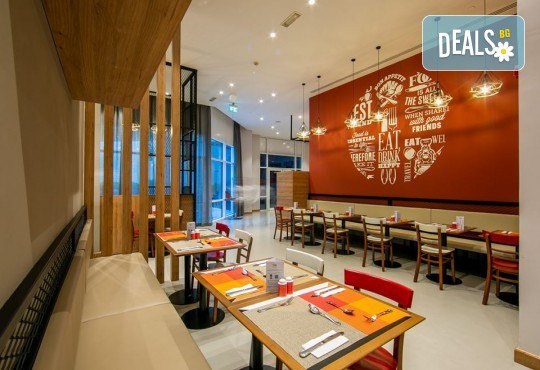 Екскурзия до Дубай през май! 4 нощувки с 4 закуски и 2 вечери в Ibis Al Barsha 3*, самолетен билет, сафари в пустинята и круиз в Дубай Марина - Снимка 9