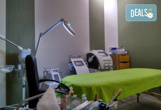 Отслабваща терапия за тяло с кофеинов пилинг, антицелулитен масаж, маска, кавитация и инфрачервена сауна в салон Thai Spa, Bulgaria mall - Снимка 9