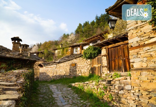 Екскурзия за 1 ден през пролетта до красивите села Лещен и Ковачевица! Транспорт и екскурзовод от Глобул Турс - Снимка 1