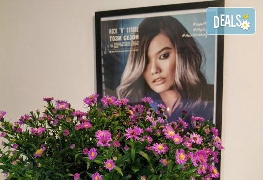 Анти-ейдж терапия с пилинг, ултразвук, нанасяне на маска и регенериращ масаж на лице с френска козметика от Студио Нова! - Снимка 8