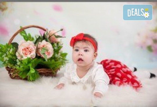 Индивидуална, детска или семейна фотосесия в студио и обработка на всички заснети кадри от Chapkanov photography - Снимка 3