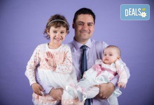 Индивидуална, детска или семейна фотосесия в студио и обработка на всички заснети кадри от Chapkanov photography - Снимка 4