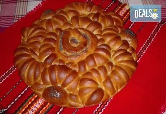 1 или 2 кг. погача, или както нашите баби я наричат - пита, обреден хляб с орнаменти от Работилница за вкусотии Рави + включена доставка - Снимка 5