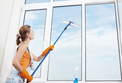 Чистота в дома! Измиване на прозорци на жилище до 80 или до 100кв.м. от фирма Quickclean