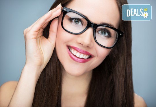 Очен преглед с биомикроскопия, авторефрактометрия, оглед на очни дъна, проверка на зрителна острота и изписване на очила при нужда в МЦ Медкрос - Снимка 1