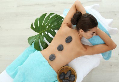 Поглезете се със 120-минутен СПА пакет за пълна релаксация! Масаж на гръб, Hot Stone терапия, точков масаж на глава и бонус: йонна детоксикация в център GreenHealth