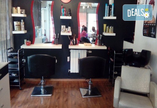 Класически или френски маникюр с гел лак Bluesky + бонус: сваляне на стар гел лак и 2 декорации в салон Лаура Стайл - Снимка 7