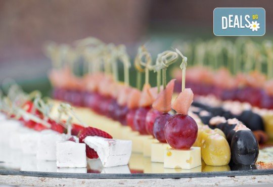 Вземете 86 броя вкусни и ароматни коктейлни хапки микс за всеки повод и 50% отстъпка за вкусотиите на кулинарна работилница Деличи - Снимка 2