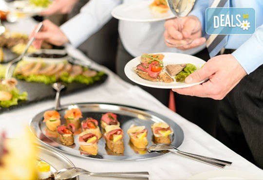 Почерпете със сет със 100, 150 или 200 коктейлни хапки микс от H&D catering! - Снимка 3