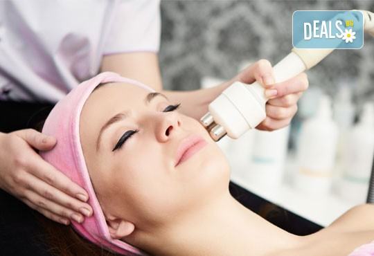 Свежест и младост за Вашата кожа! Почистване на лице с ултразвук, кислородна терапия и козметичен масаж в студио за красота Velesa - Снимка 4
