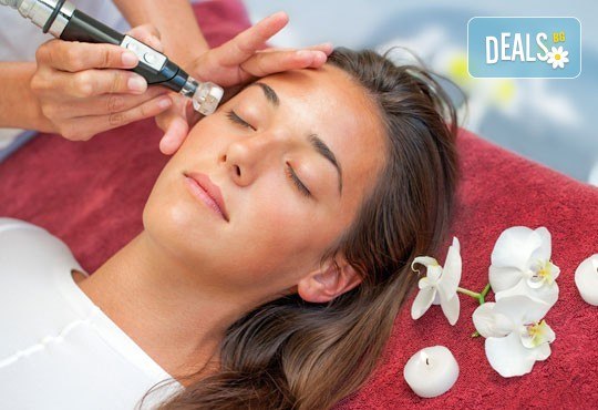 Триполярен RF лифтинг на цяло лице и околоочен контур за хидратация и еластичност на кожата в салон Женско царство в Центъра или в Студентски град - Снимка 2