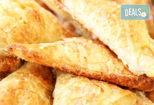 30 банички с вкус по избор - натурални, с колбас, със сирене или с кашкавал от Кетърингхапки.com - Снимка 1