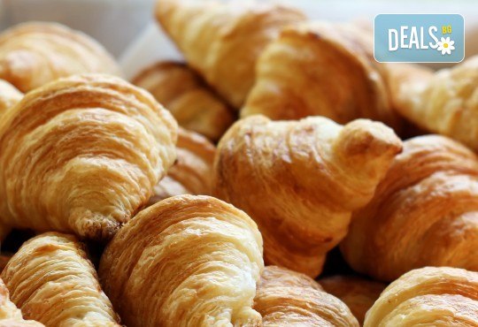 Апетитно предложение! 30 броя френски мини кроасанчета с масло от Кетърингхапки.com - Снимка 1