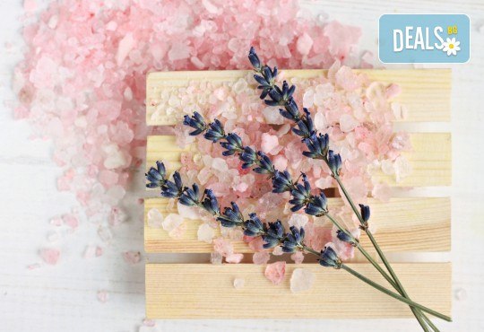 120-минутна терапия за детоксикация и енергизиране на организма! Mасаж на цяло тяло с горещи камъни от хималайска сол и пилинг масаж на гръб с хималайска сол + бонус: йонна детоксикация в Greenhealth - Снимка 4