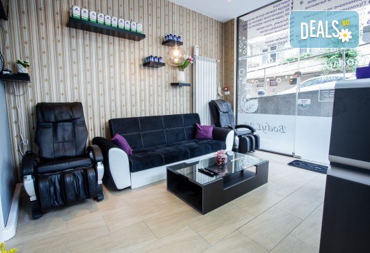 Млада и гладка кожа с лазерно подмладяване на лице или шия и деколте в новооткритото BodyLab Studio - Снимка 2