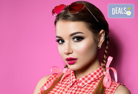 Професионален грим - дневен, вечерен или опушен, масажно измиване, оформяне със сешоар по избор в Женско царство в Центъра или Студентски град - Снимка 3