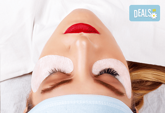 Удължаване и сгъстяване на мигли чрез 3D техника и копринени мигли в салон за красота Магнолия, кв. Лозенец - Снимка 4