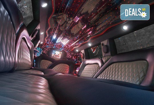 Рожден ден в период на криза! Единственото място за парти по време на COVID-19: лимузина с личен шофьор, бутилка вино и луксозни чаши от San Diego Limousines - Снимка 6