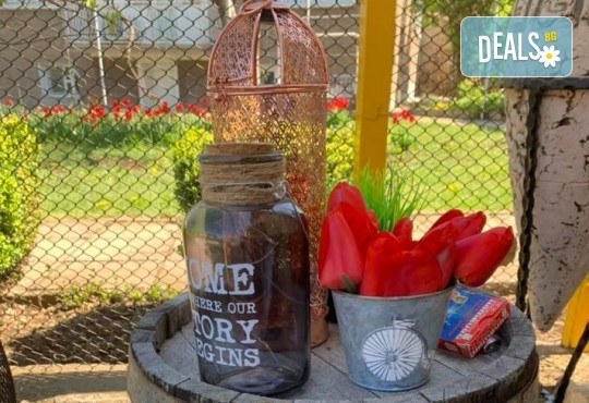 Романтика на 24-ти май! 3 часа рисуване на открито на тема Париж, с напътствията на професионален художник + чаша вино и минерална вода в Арт ателие Багри и вино - Снимка 5