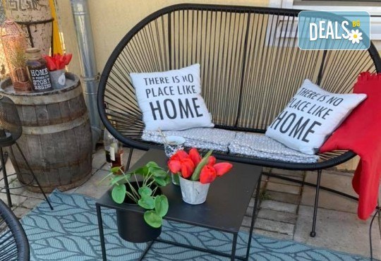 Романтика на 24-ти май! 3 часа рисуване на открито на тема Париж, с напътствията на професионален художник + чаша вино и минерална вода в Арт ателие Багри и вино - Снимка 4