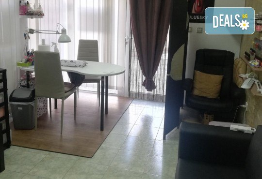 Специално предложение за мъже! Подстригване, измиване и оформяне със сешоар в Студио за красота Vanity - Снимка 3