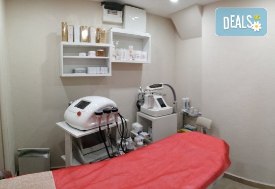 Изящно подчертаване! Ламиниране, ботокс и боядисване на мигли в салон за красота Неви в Центъра! - Снимка 9