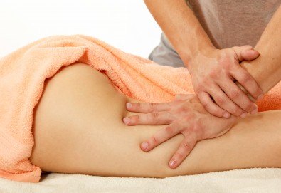 Комбинирана 60-минутна антицелулитна процедура в 4 стъпки - пилинг, мануален масаж, инфраред терапия и увиване с фолио за постигане на сауна ефект в студио Нимфея! - Снимка