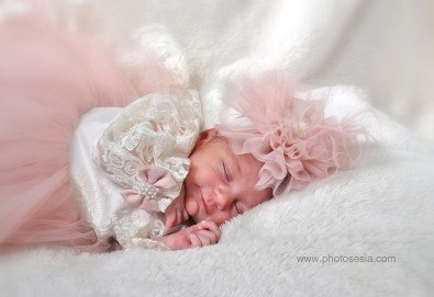 Лятна фотосесия в студио - бебешка, детска, индивидуална или семейна + подарък: фотокнига, от Photosesia.com - Снимка