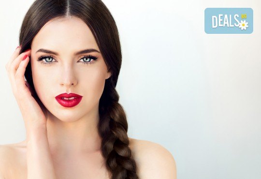 Дълбоко възстановяваща терапия за коса и подстригване + оформяне с преса или плитка в салон Женско Царство в Студентски град или в Центъра - Снимка 1