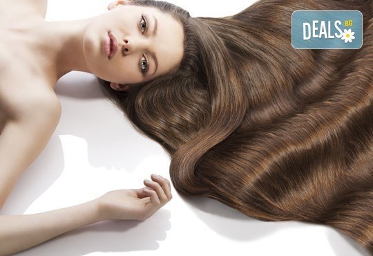 Нова прическа - бързо и евтино! Подстригване, нанасяне на кристали с арганово масло и оформяне на прическа в студио Вая - Снимка 3