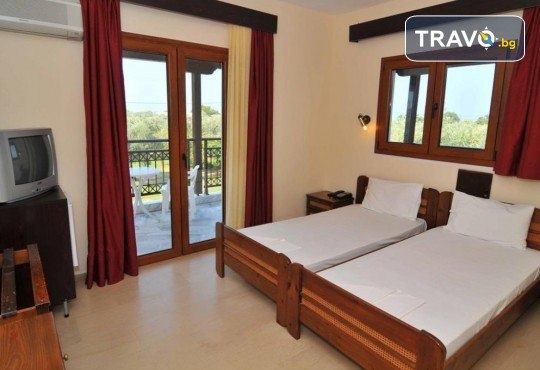 Септемврийски празници на остров Тасос! 2 нощувки със закуски и вечери в Hotel Coral 2* в Скала Рахони - Снимка 9