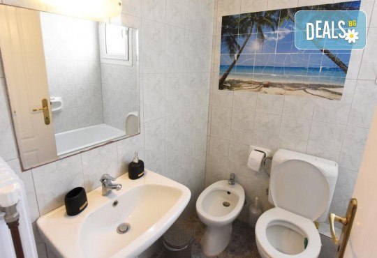 Лятна почивка с цялото семейство или с приятели! 1 нощувка за до 7 човека в мезонет в Demi Maisonette в Криопиги, Касандра - Снимка 11