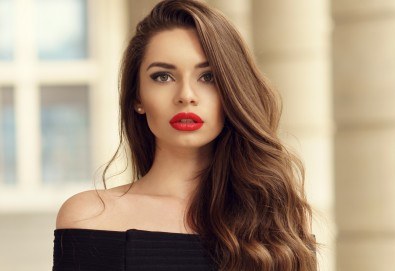 Красиви и подхранени коси! Боядисване на корени с професионална италианска боя, подстригване, измиване и оформяне със сешоар тип подсушаване в Beauty Salon Tesori