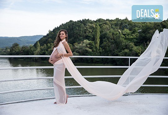 Лято е! Фотосесия за бременни на открито с включени аксесоари и рокли + обработка на всички заснети кадри, от Chapkanov photography - Снимка 4