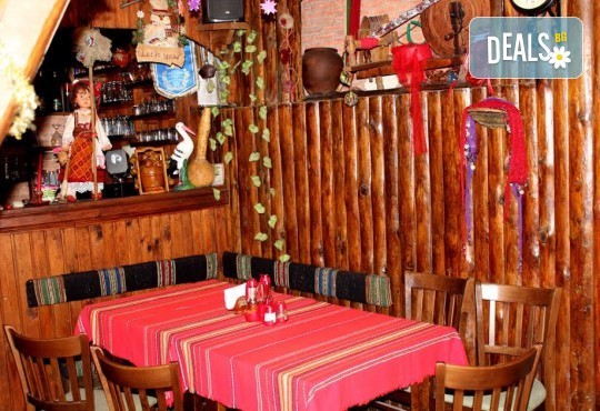 Почивка в Добринище! 1 нощувка със закуска и вечеря в къща за гости Андрееви, до минералния басейн - Снимка 19